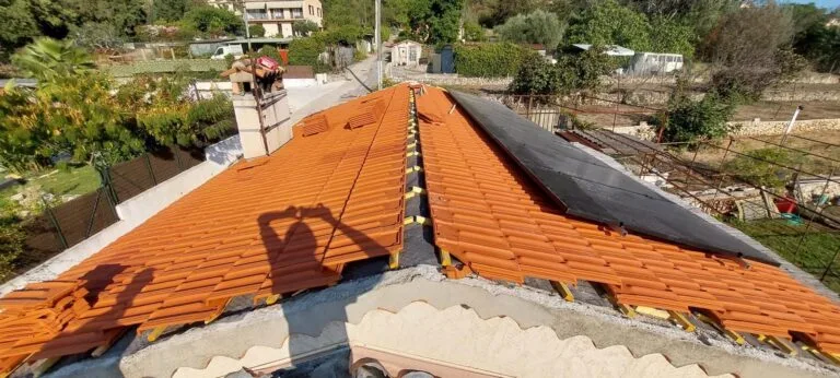 Toiture et panneaux solaires - couvreur Roquebrune-Cap-Martin